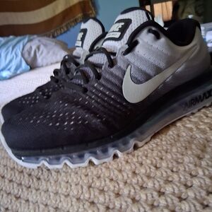 Nike Air Max 2017 Black Fading To White Colorway. Super Comfortable And Stylish